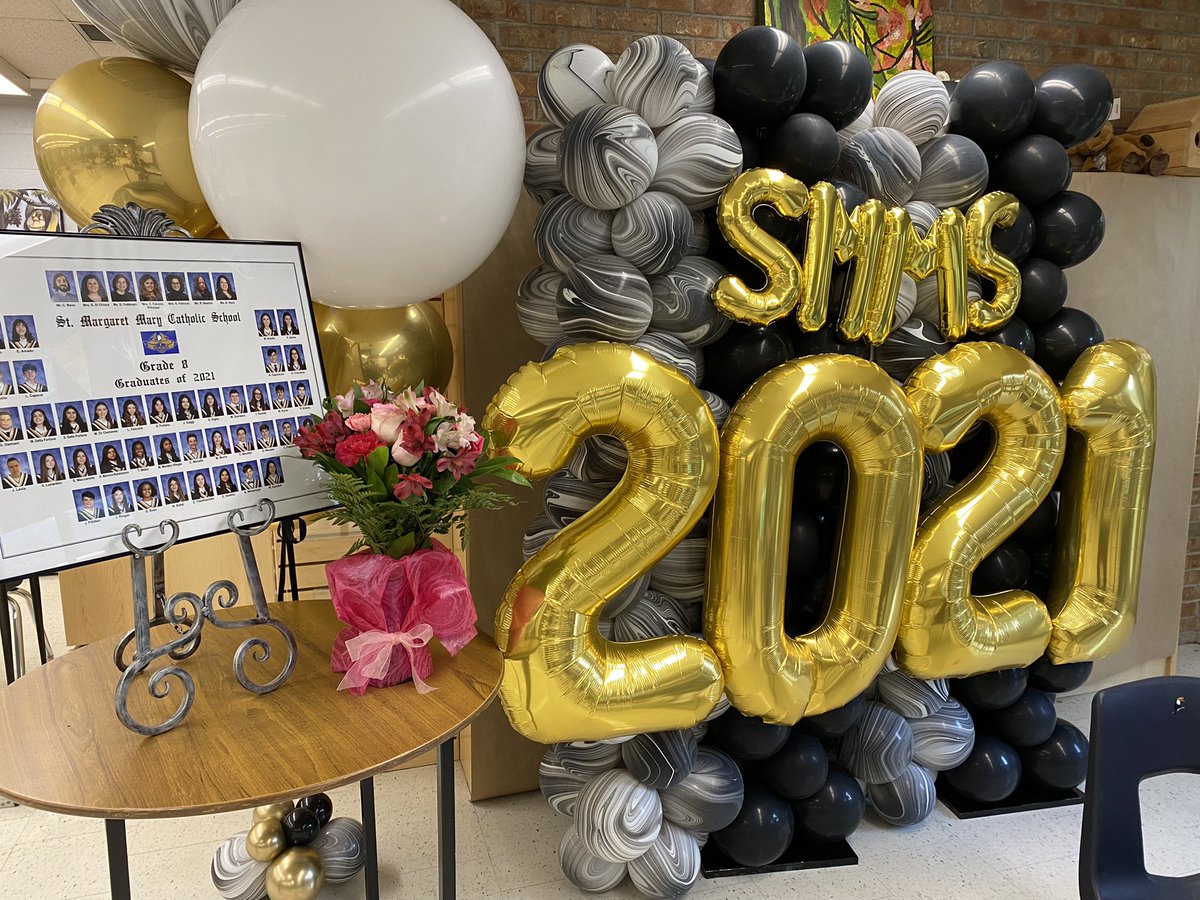 SMM_YCDSB's tweet photo. Getting ready for our Virtual Grad. 6:30  @SMM_YCDSB Looking forward to seeing our grads at the clap out tomorrow (Fri) @YCDSB Thanks to @PachaBallnCrns https://t.co/VfKpxT7uVB