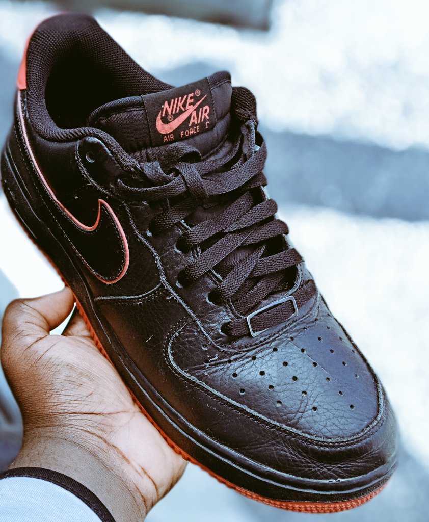 HeroLegendRBLOX's tweet photo. Does anyone else have these kicks? https://t.co/cCe9HCguBw