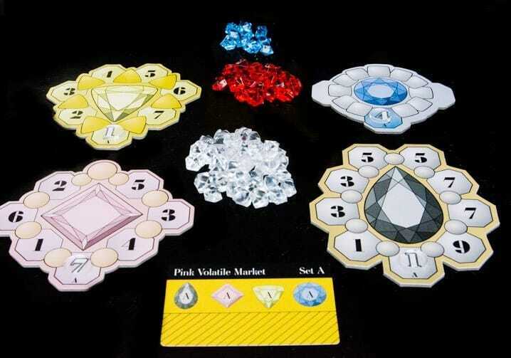 BoardGamerSteph's tweet image. Faux Diamonds is a really cool card game from @eaglegryphon. Love the manipulating of the tracks. You have to be clever. #fauxdiamonds #diamonds #bgg #allthegames #cardgames