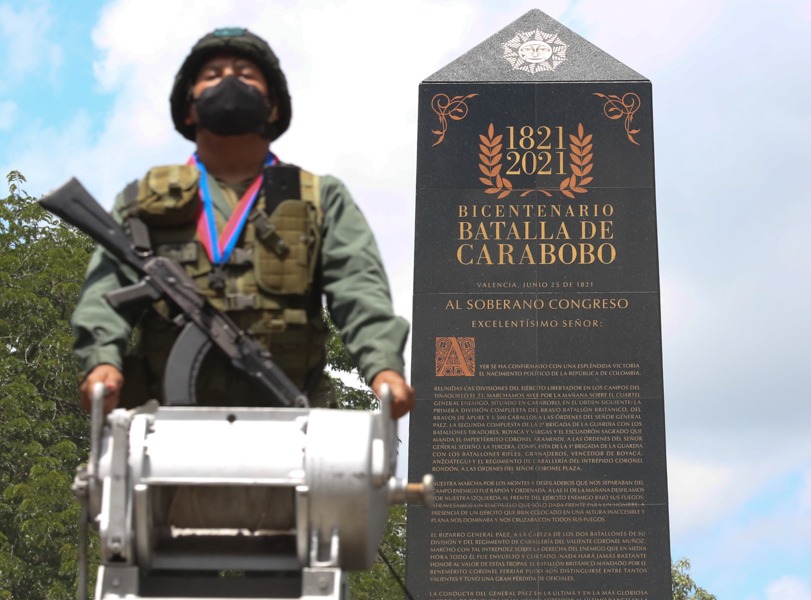 mineducacion_ve's tweet photo. #EnFotos | Así se desarrolla el Desfile Militar en conmemoración del Bicentenario de la Batalla de Carabobo y Día del Ejército Bolivariano. @NicolasMaduro @eduardopiate2 #Carabobo200AñosDeLibertad https://t.co/vznv3eyn9b