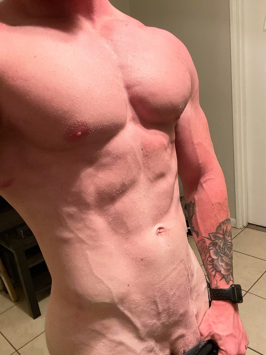TheAlphaMuscle's tweet photo. Who wants to see my 🥩🍖🤤 
Well you certainly can over at 
https://t.co/HLAstL4XH3
Or come check out my FREE page 
https://t.co/sQOFTRw8ES https://t.co/uBGpYOHHht