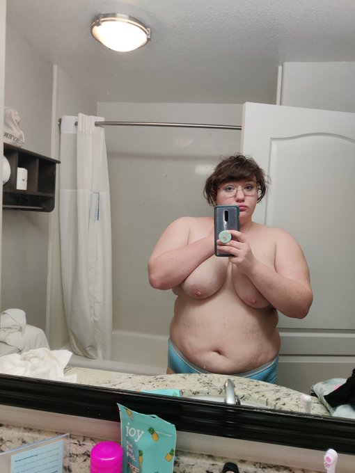 Learning to love my chub 🥰 https://t.co/yMo2cXQR9t