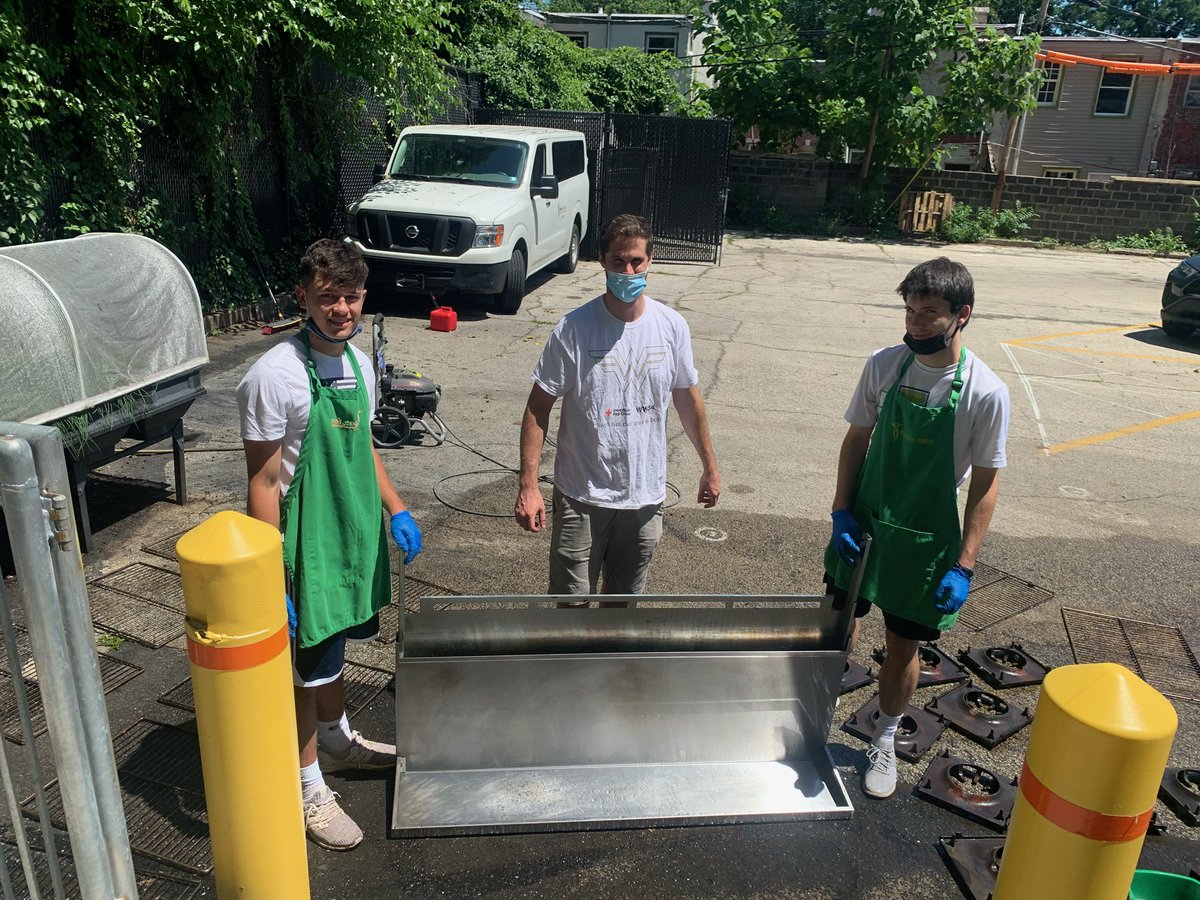 EWood_LSCHS's tweet photo. Some more shots of our final day of service today. Great work by these rising seniors! https://t.co/oRmeCBGBPO