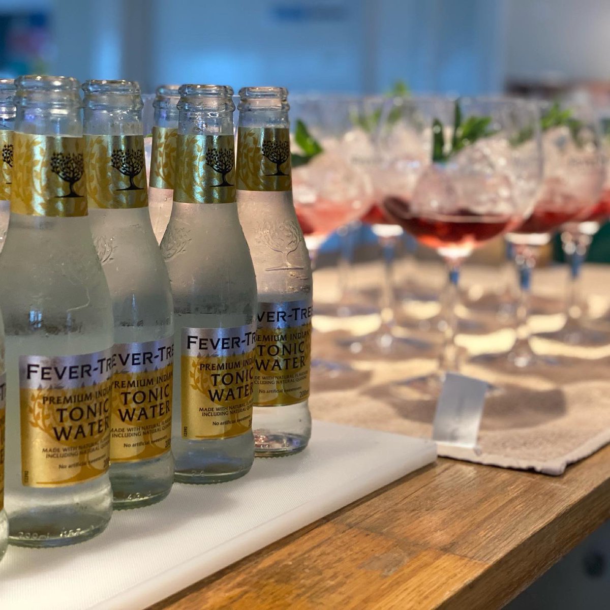 ladies_high's tweet photo. Another successful #fevertreethursday 🍸 cheers ladies! 😀

#ladiestraining #social #goodvibes #fevertreetonic #fevertreemixers #fevertree #mixwiththebest #whitleyneill #whitleyneillgin #whitleyneillcarafe @whitleyneillgin @fevertreemixers @clairehalewoods 🏏🍸 https://t.co/rEKM5vTVVC