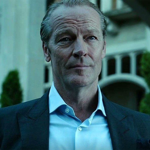 Happy birthday to Iain Glen, who appears as Bruce Wayne on 