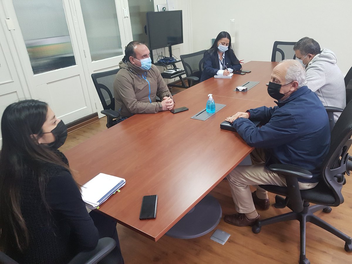 🚒 Hoy nuestra Seremi <a href="/VPincheirap/">Victoria Pincheira Poblete</a> tuvo una fructifera reunión con el Cuerpo de Bomberos de Talcahuano, donde coordinaron trabajos y apoyos para la construcción de un cuartel en dicha comuna 🇨🇱