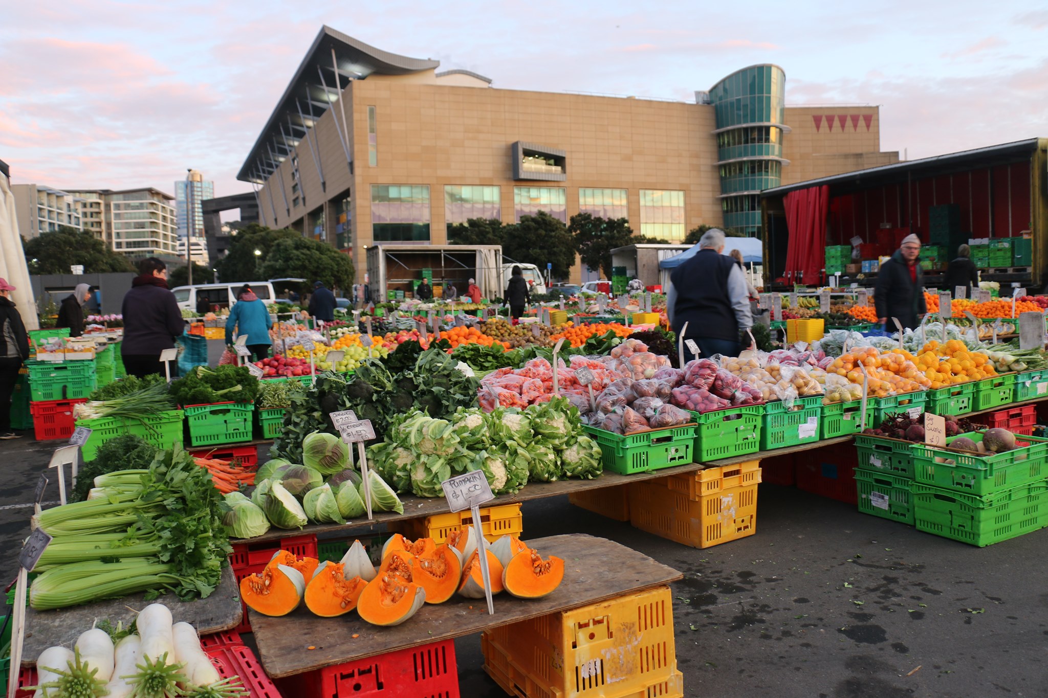 Wellington City Council on Twitter: "In line with the COVID Alert Level 2  measures in effect around the Wellington region, we've made the call to  cancel the Harbourside Market this Sunday 27