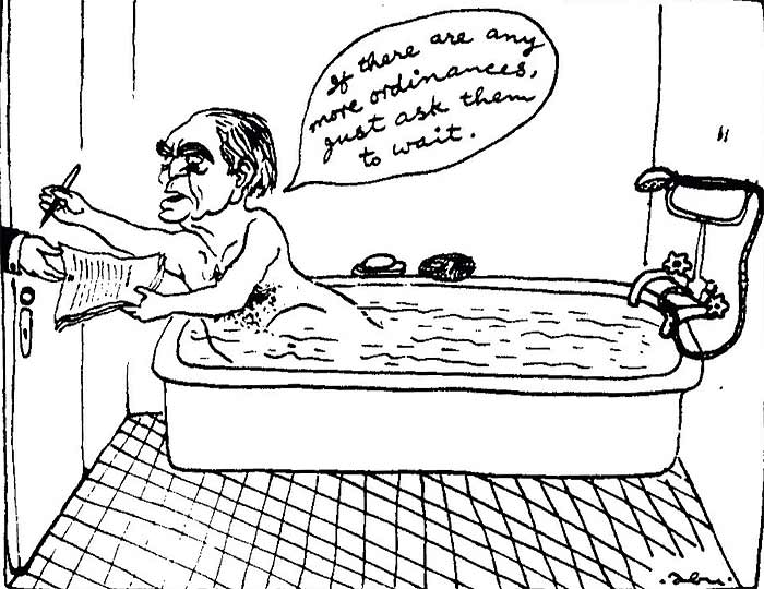 johnstanly's tweet photo. Abu Abraham's cartoon (Indian Express) mocking President Fakhruddin Ali Ahmed signing Indira Gandhi's declaration of #Emergency on June 25, 1975. https://t.co/dZin4e7jEo