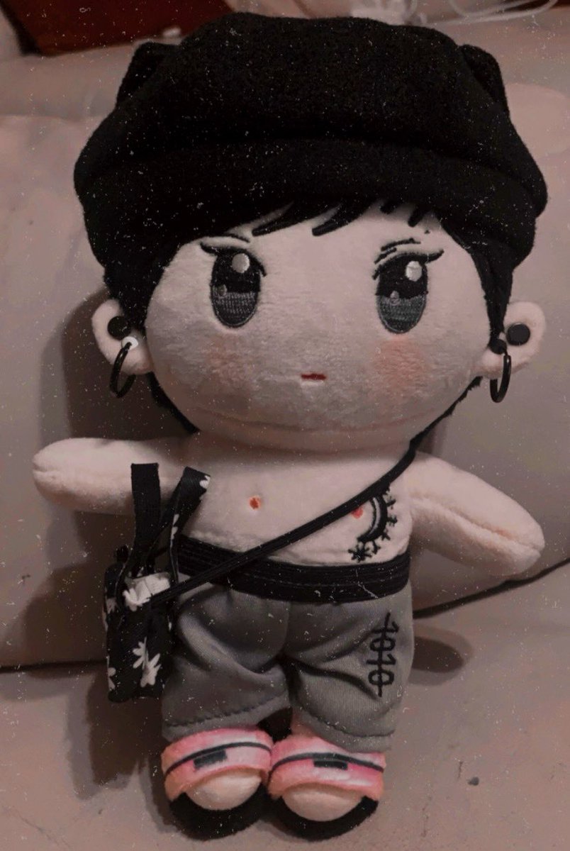 Finally home!!!! It’s super cute and I really really love it! Thank you so much <a href="/HiNongTen/">NongTen Merch</a> 💜