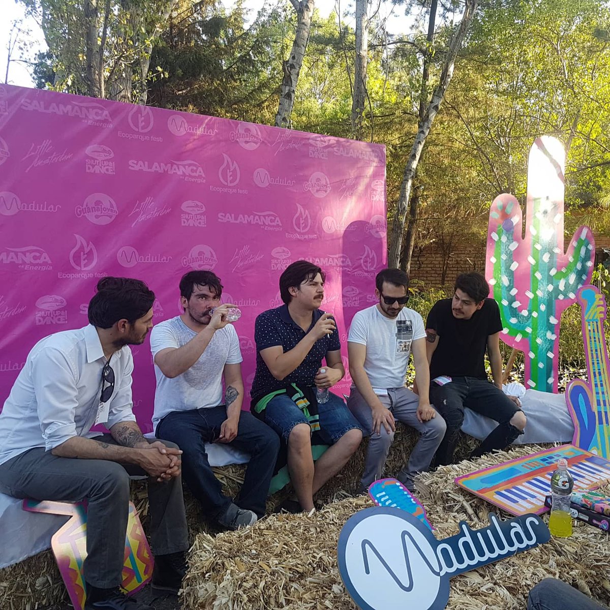 somoscanvas's tweet photo. 🟨 #EcoparqueFest 🟨

Compartiendo line-up con @KinkyTheBand , @PorterOficial , @thewookies &amp; varios amigos más 🔥

🌺 #BUGAMBILIA Ya Disponible en @YouTube y @Spotify 

https://t.co/jba3ManyVo

https://t.co/RigxtfXrrf

#SomosCanvas #Tbt #NuevoVideo #NuevoSencillo https://t.co/g5tgeHWfQO