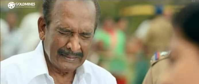 NameisSoni's tweet photo. "சாய் சாய்" னுட்டு தெருல போன சின்ன பையன கூப்டு 20 ரூவாய அவன் உண்டியல்ல போட்டுட்டு..
வலிமை அப்டேட் எப்ப வரும்னு கேட்டா
மொறச்சிட்டு போறான் . 😣😣
#Valimai #ValimailUpdate https://t.co/rOLP8S7zNA