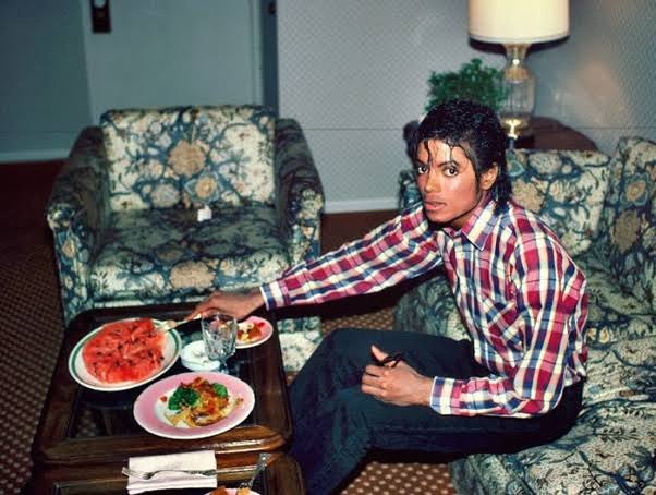 Barkha29aug's tweet photo. #12yearswithoutmichaeljackson https://t.co/QqGGmUrcY4
