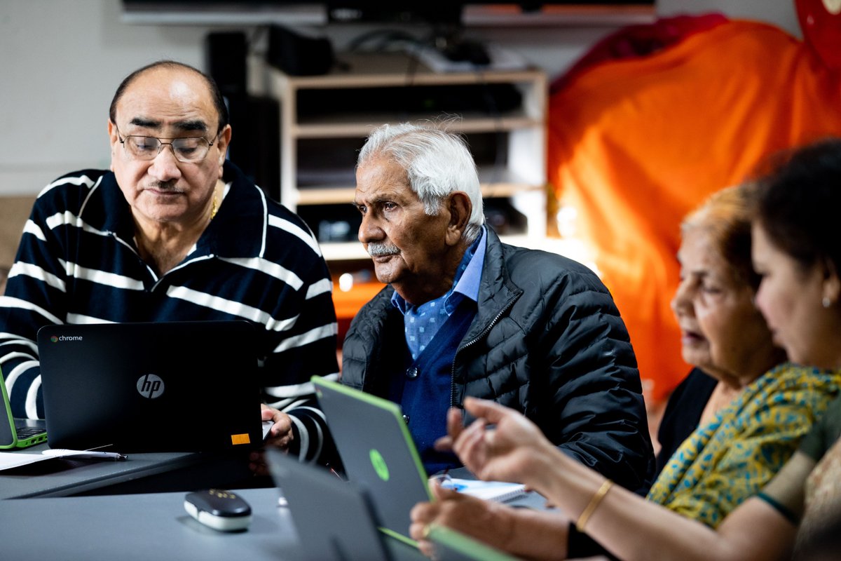 Have you read the latest edition of SuperSeniors? 📖There’s advice on how to gain some digital skills, how to eat healthy, and Netsafe CEO Martin Cocker talks about staying safe online 🥕👉bit.ly/3wC0yzQ