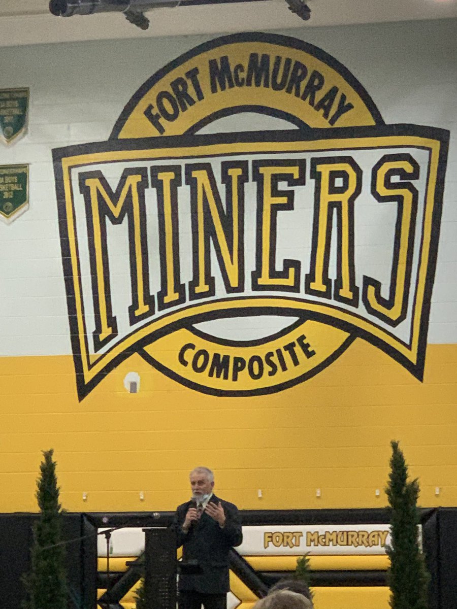 cynthia_shelley's tweet photo. Congrats @orangelid on your retirement. You can always lay your hat in YMM. Beautiful tribute to your life’s commitment to @FMPSD - renaming Comp’s gym the “Phil Meagher gymnasium” 👏👏 @WWhighschool @JTurner_RPsych @RoxanneFudge #OrangeTilleyHat #PerfectTribute https://t.co/abMiso7Laz
