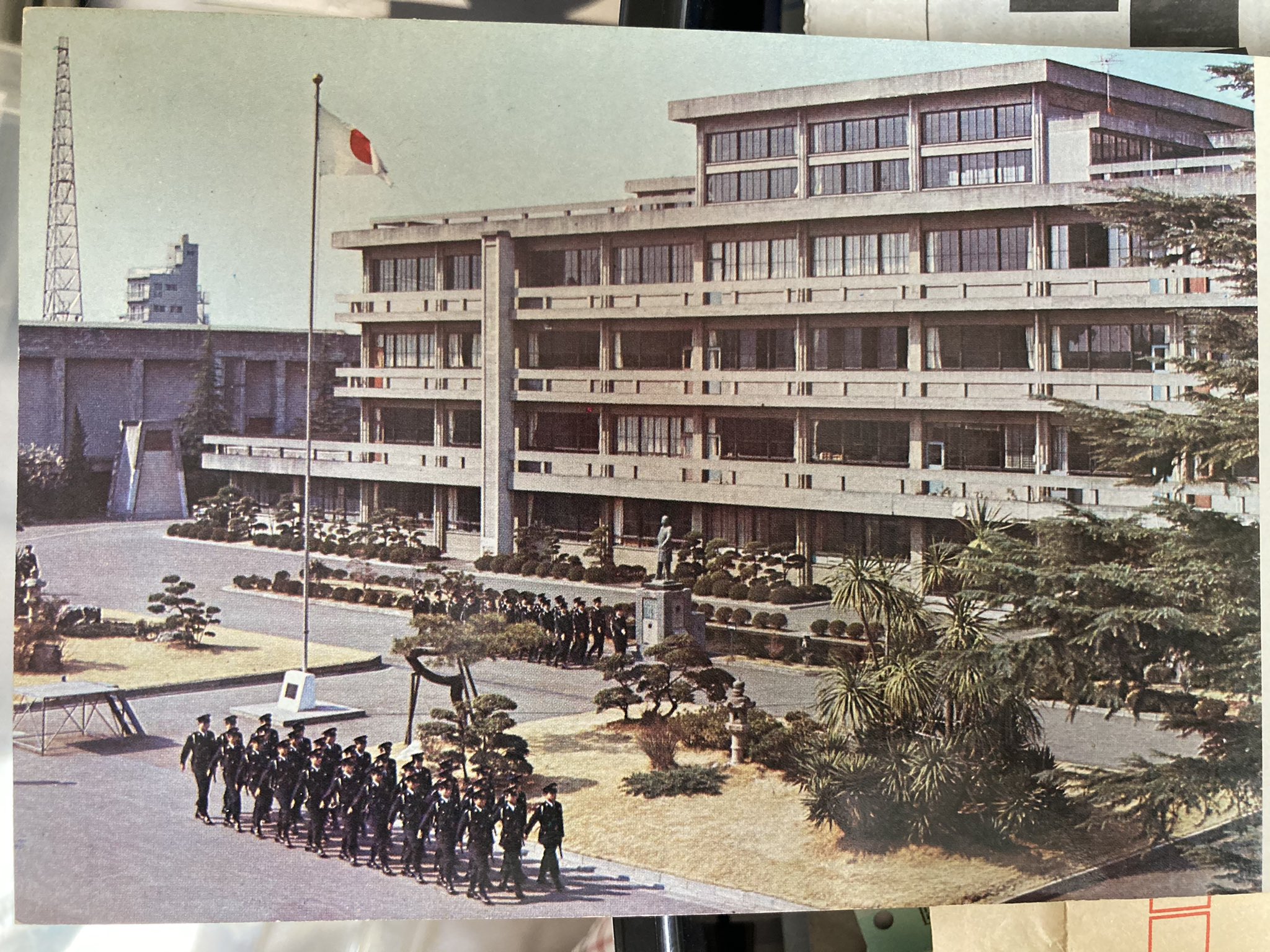 ☆警視庁警察学校卒業記念☆1984年 ペン立て2つ と鏡