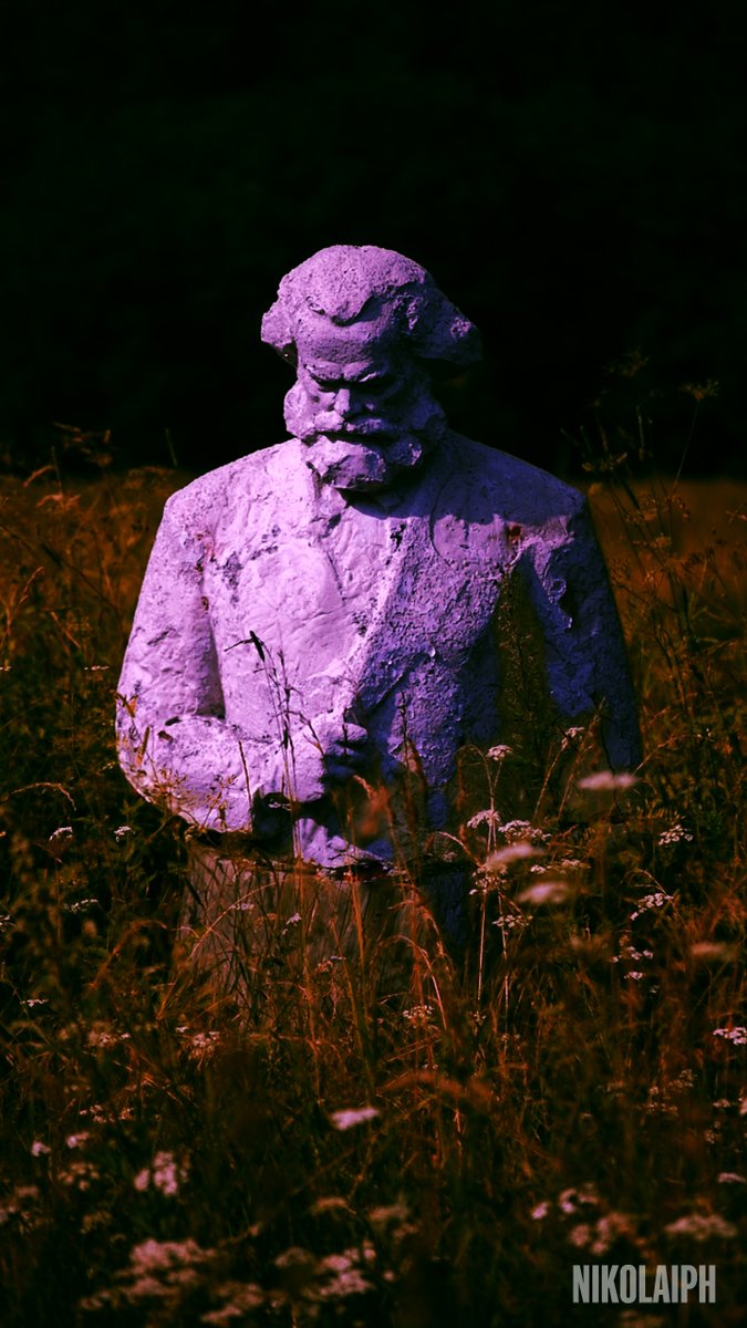 WavinNikolaiPro's tweet photo. A random Karl Marx statue in the fields of Russia (?)

#Vaporwave #Retrowave #VHSwave #Glitchwave #Soviet #Sovietwave #KarlMarx #Marxist #retro #aesthetic #90s #90saesthetic #aestheticedit https://t.co/EpYnqgajvQ