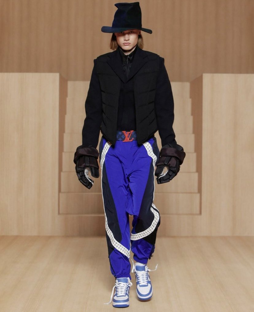 FeitsBarstool's tweet photo. Hockey gloves on the Louis Vuitton runway? Hottest sport in the world rn https://t.co/XsMxSzDJiv