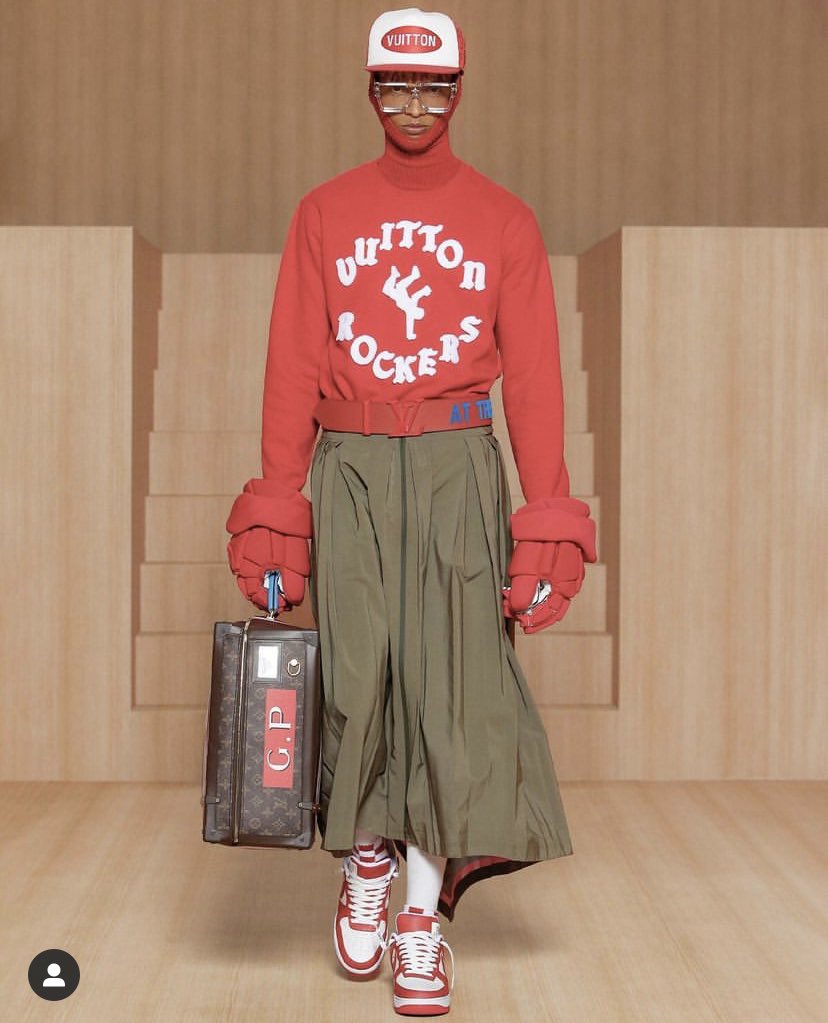 FeitsBarstool's tweet photo. Hockey gloves on the Louis Vuitton runway? Hottest sport in the world rn https://t.co/XsMxSzDJiv