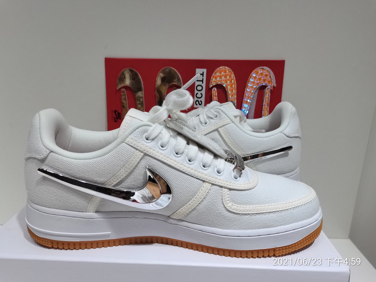 HypesneakerR's tweet photo. 💯💯💯
#hypesneaker #shoes #sneakers #streetstyle #streetwear #fashion https://t.co/0MOJ0qi04j