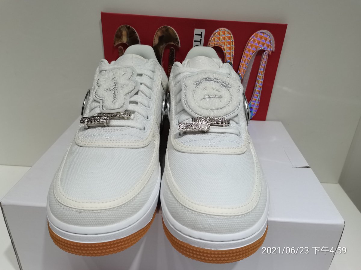 HypesneakerR's tweet photo. 💯💯💯
#hypesneaker #shoes #sneakers #streetstyle #streetwear #fashion https://t.co/0MOJ0qi04j