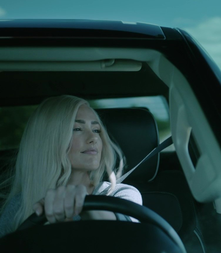 happy birthday to our bruce and dawn, iain glen and <a href="/minkakelly/">Minka Kelly</a> 🖤💙