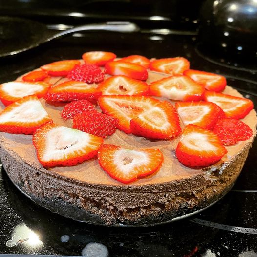 AggieAshley's tweet photo. I made this Mexican Chocolate Mousse Pie a few days ago for the first time, and it will be made again! #nobakedessert #mexicanchocolate #chocolatemoussepie #chocolate #dessert #gooddinnermom #oreocrust https://t.co/TSG96RsktQ