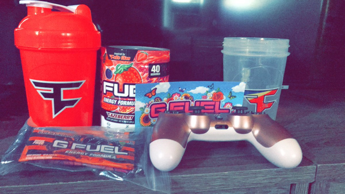 eraddajerkTtv's tweet photo. My old @FaZeClan cup vs my new one ! The last time I had @GFuelEnergy was 2016 so had to give it another go ! Thanks to #codezemie @Zemie I got it for 30% off !!! Let’s go !!! #ControllerGang #eraddajerkTtv https://t.co/pibaqQW6xh