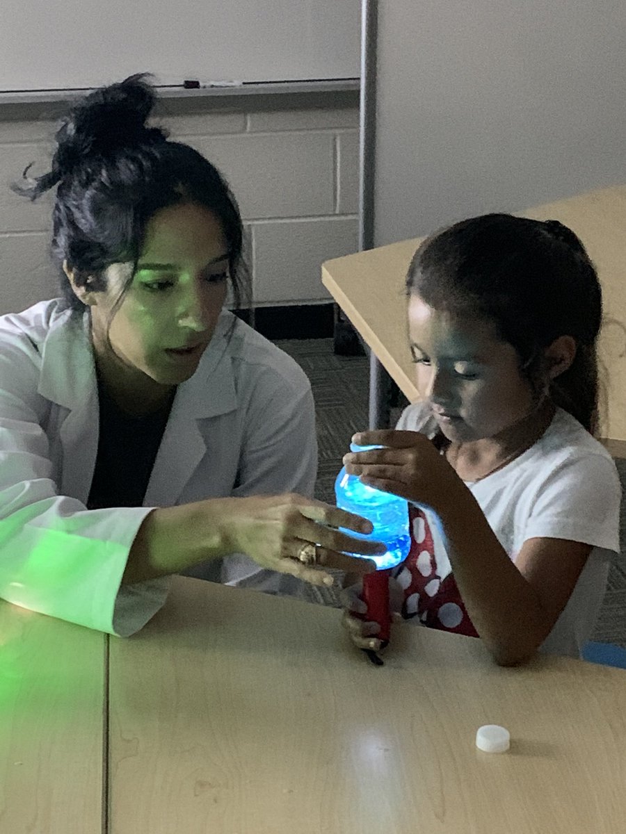 TESChallengeLab's tweet image. This week in STEM Lab we learned about chemical reactions and made lava lamps! @NESChallengeLab #STEMifyYourLifeKISD #SummerSchool #KISDBEST