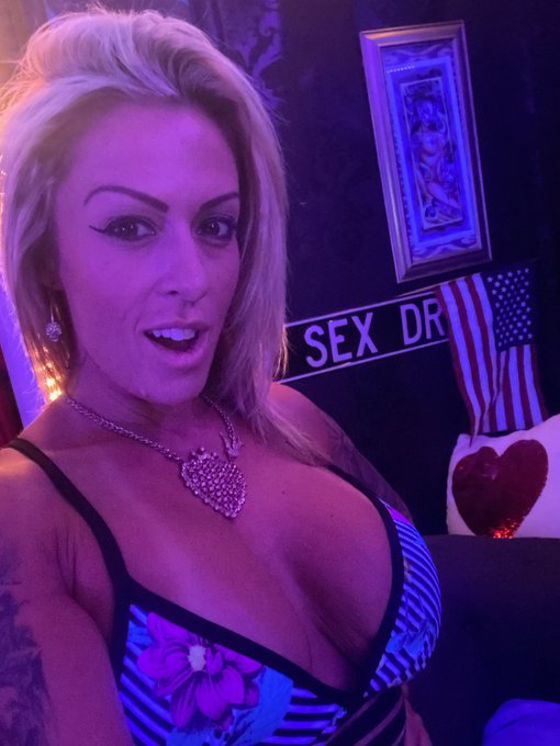 Daaayyyyuuuummmm @NawtyChelseaRae is online and I want some for myself 🔥🔥🔥 https://t.co/kncxB9COO6<a class="tags" href="/tag/nawtychelsearae">@nawtychelsearae</a><a href="/tag/chicago"class="tags"><span>#chicago</span></a>