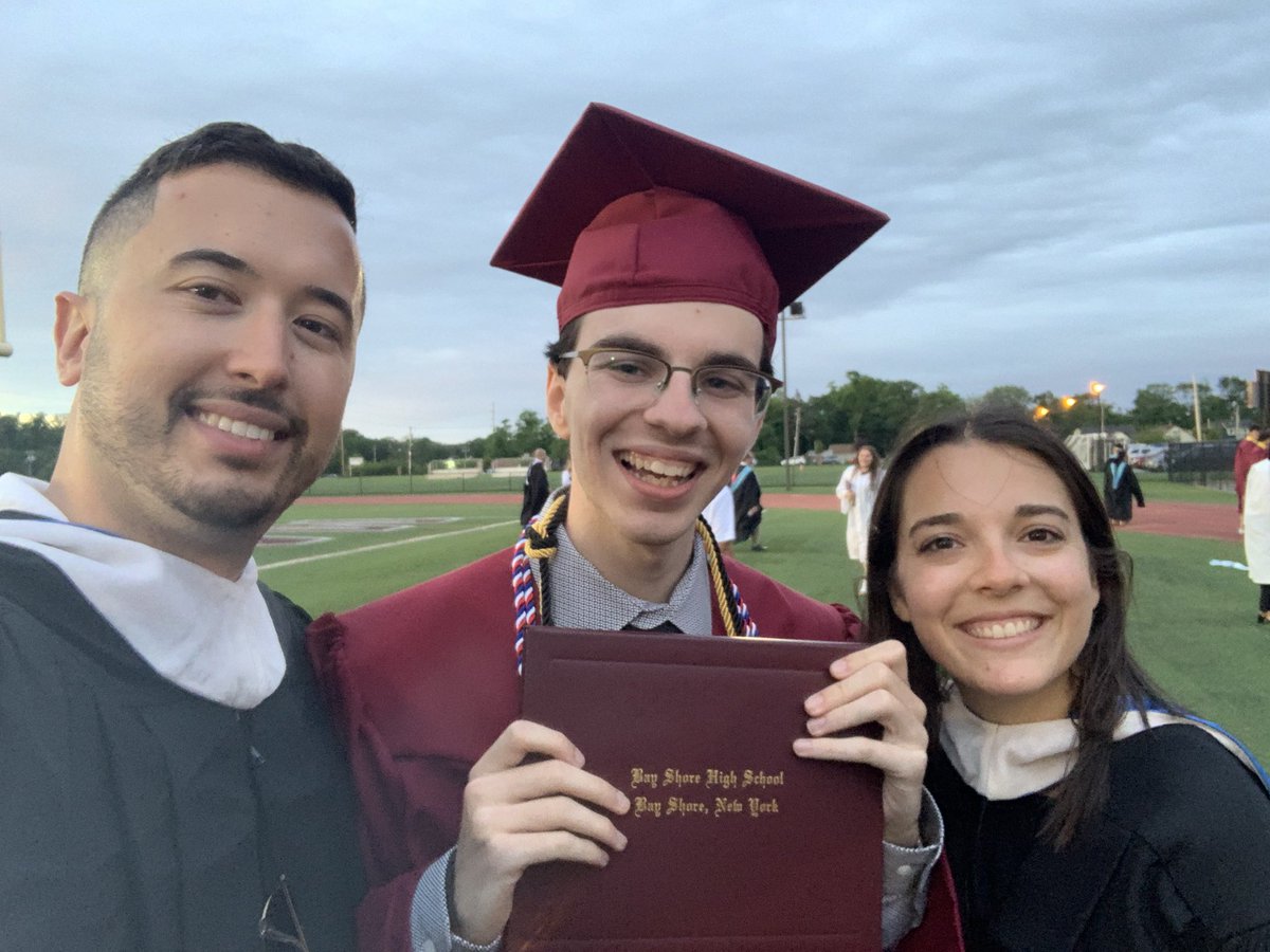 RealPMschool's tweet image. Congrats ZACH and all of our PM school grads! #Classof2021