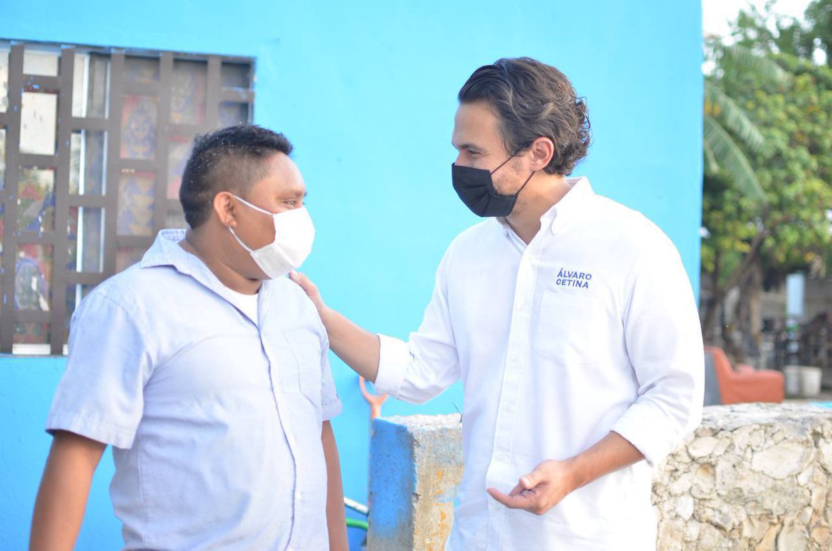 AlvaroCetina's tweet photo. Es un gusto ver cómo las y los vecinos de #Chalmuch mantienen los protocolos y cuidados de la salud para salir adelante en esta pandemia. Seguiremos compartiendo esta información con el programa #AprendamosACuidarnos en todas las comisarías de #Mérida. https://t.co/G8hE1miZwX