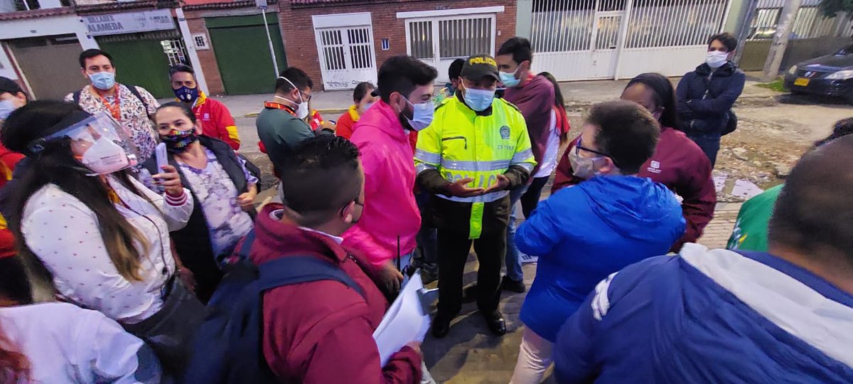 PoliciaBogota's tweet photo. Engativá | Todos unidos por la seguridad y convivencia.

 #PreciMEBOG https://t.co/LSm0mVOC0m