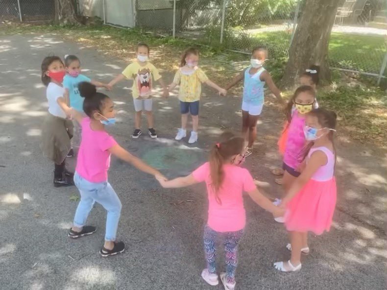 PS304X's tweet photo. Ms. S’ class joins PK for a dance party! #everylearnereveryday #leadersinourlearning #beyondblended https://t.co/7nwAjxrTqy