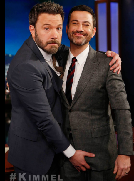 SandraC33022341's tweet photo. Este señor tiene unos comportamientos enfermos.. 
#abuseraffleck #bentoxic https://t.co/47n7b3WkhL
