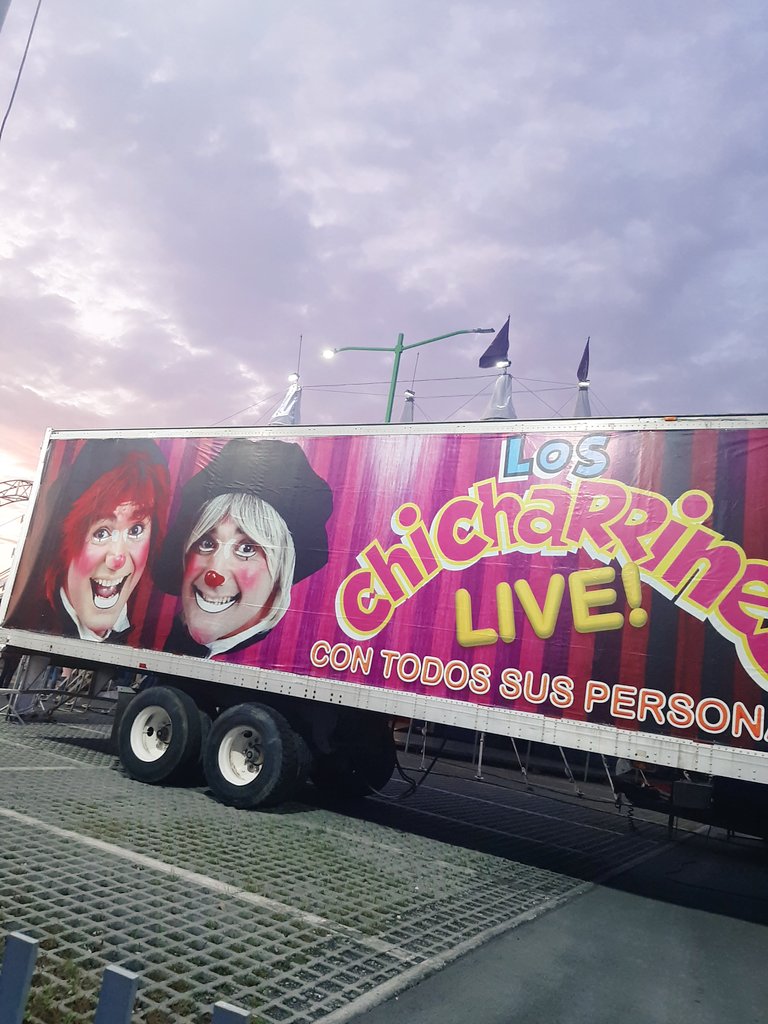 Luciaesspinoza's tweet photo. Hoy, hace una semana, en este justo  momento, a esta misma hora...❤
@TEATROPOLIS360 @LOSCHICHARRINES ✨ https://t.co/Zj6h19HU0K