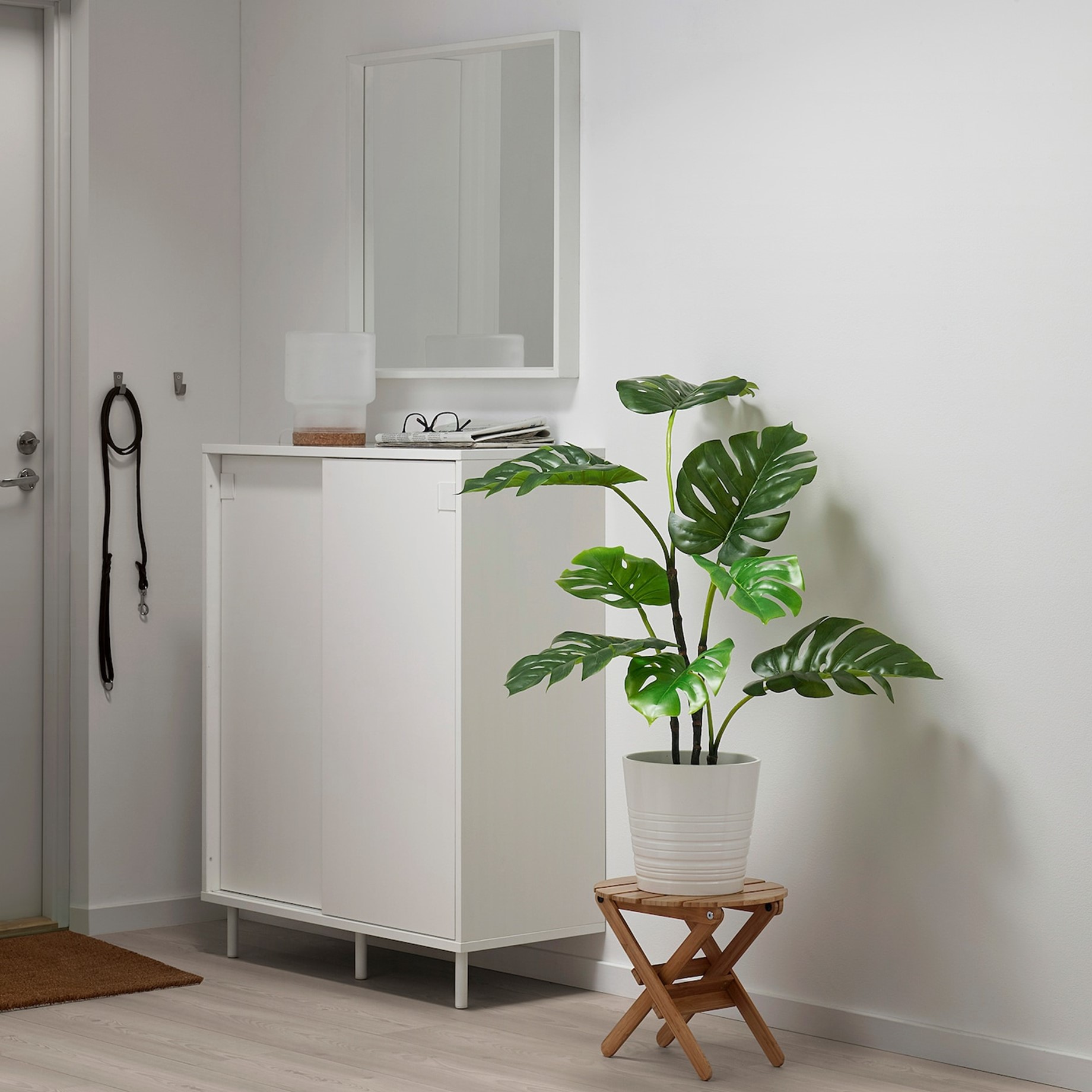 Ikea Tokyo Bay 公式 こちらはモンステラの人工観葉植物 置くだけで熱帯地域のリゾート気分を感じることができそうですよね 別売りの鉢カバーで よりおしゃれさをプラスしてお楽しみください 詳しくはこちら T Co O7zacgrx サイズ違い