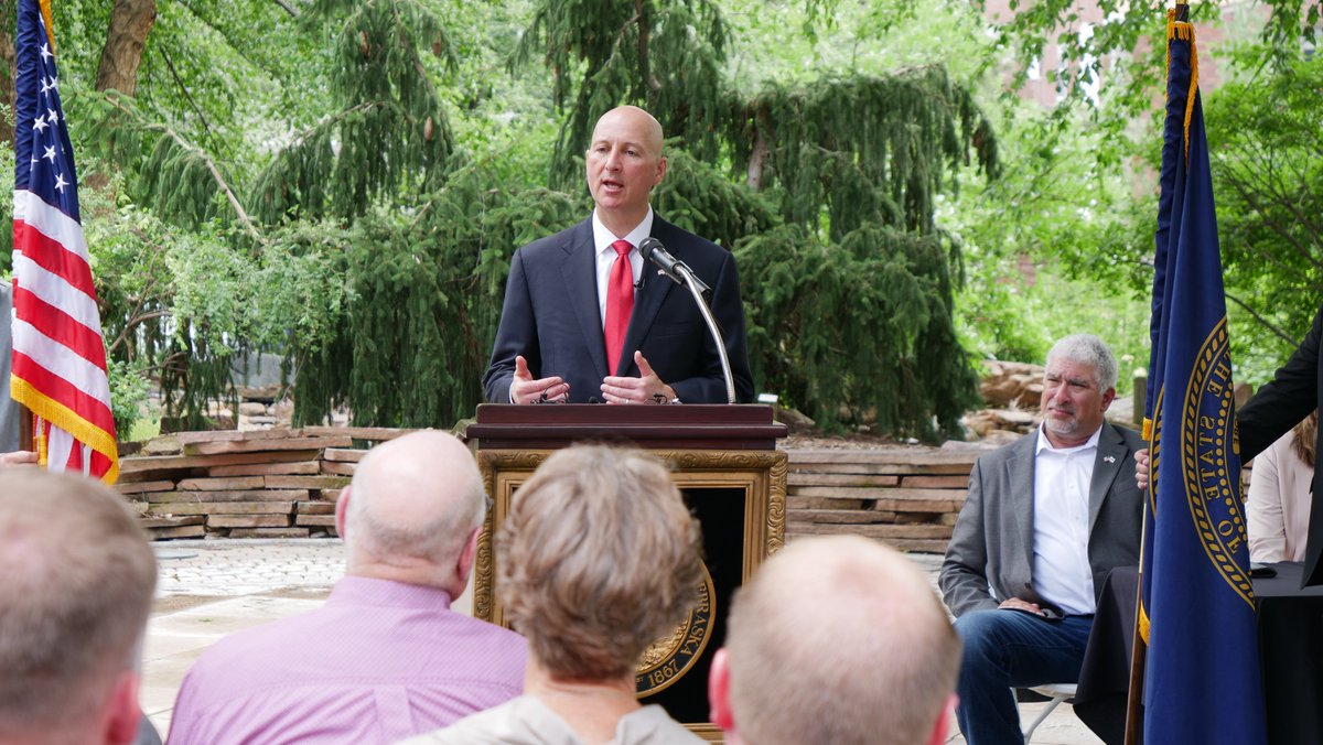Pete Ricketts tweet media