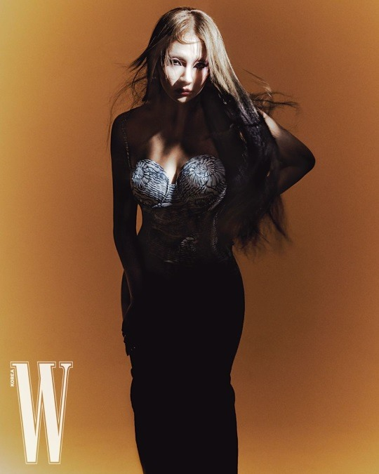 theseoulstory's tweet photo. 📸   CL teams up with Jean Paul Gaultier collection and W KOREA magazine in her latest pictorial 

She shares that fans can look forward to a summer announcement regarding her upcoming album release

Source: https://t.co/9RgxYLROWE https://t.co/o9HpPoS5MZ