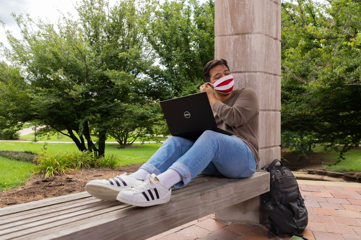 Here’s how to make the most of your orientation experience:
😃 Put yourself out there to make friends.
💻 Revisit your Orientation Portal often.
❓Ask questions and use all the resources.
⚪🔴 Appreciate the specialness of IU!