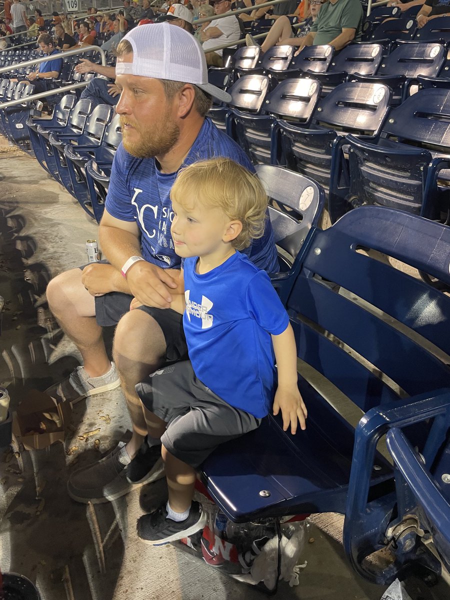 jross208's tweet photo. #CWS Let’s play some baseball! ⁦@SchuttrButter⁩ https://t.co/XvXaWZQFL6