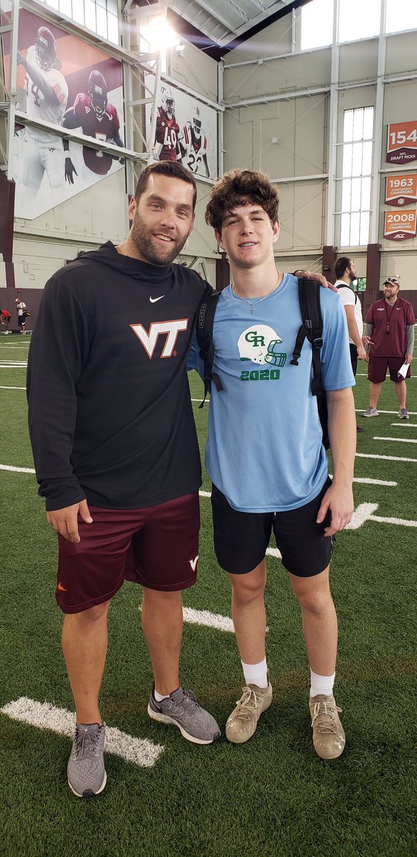 henrywalter33's tweet photo. Had a great day competing @HokiesFB camp! Thanks to Coach @JackInTheBox58 for pushing me to get better. #GoHokies 🦃@CoachCalebKing1 @Williebecu86 https://t.co/eEBwvNaeAT