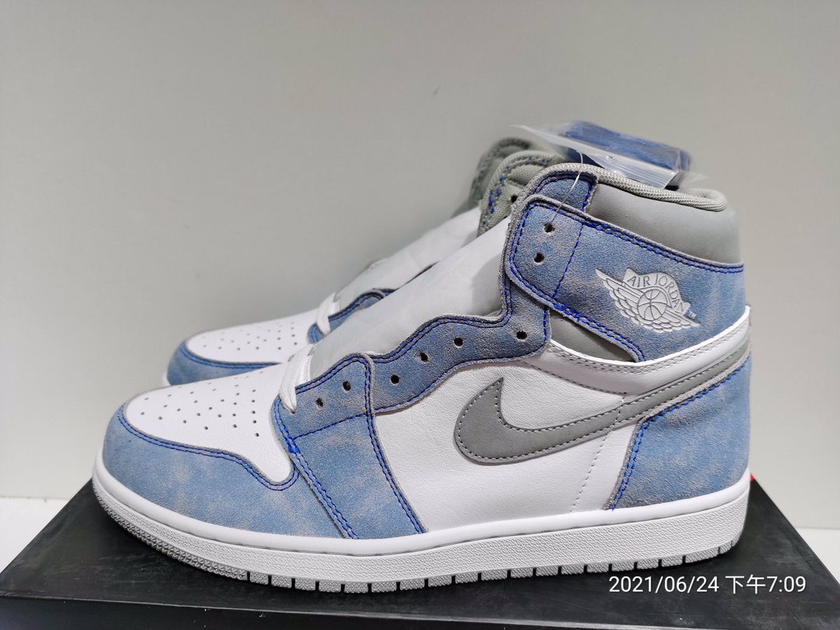 HypesneakerR's tweet photo. 🌨
#hypesneaker #streetstyle #sneakers #shoes #streetwear #fashion https://t.co/oCTl7SZcEn