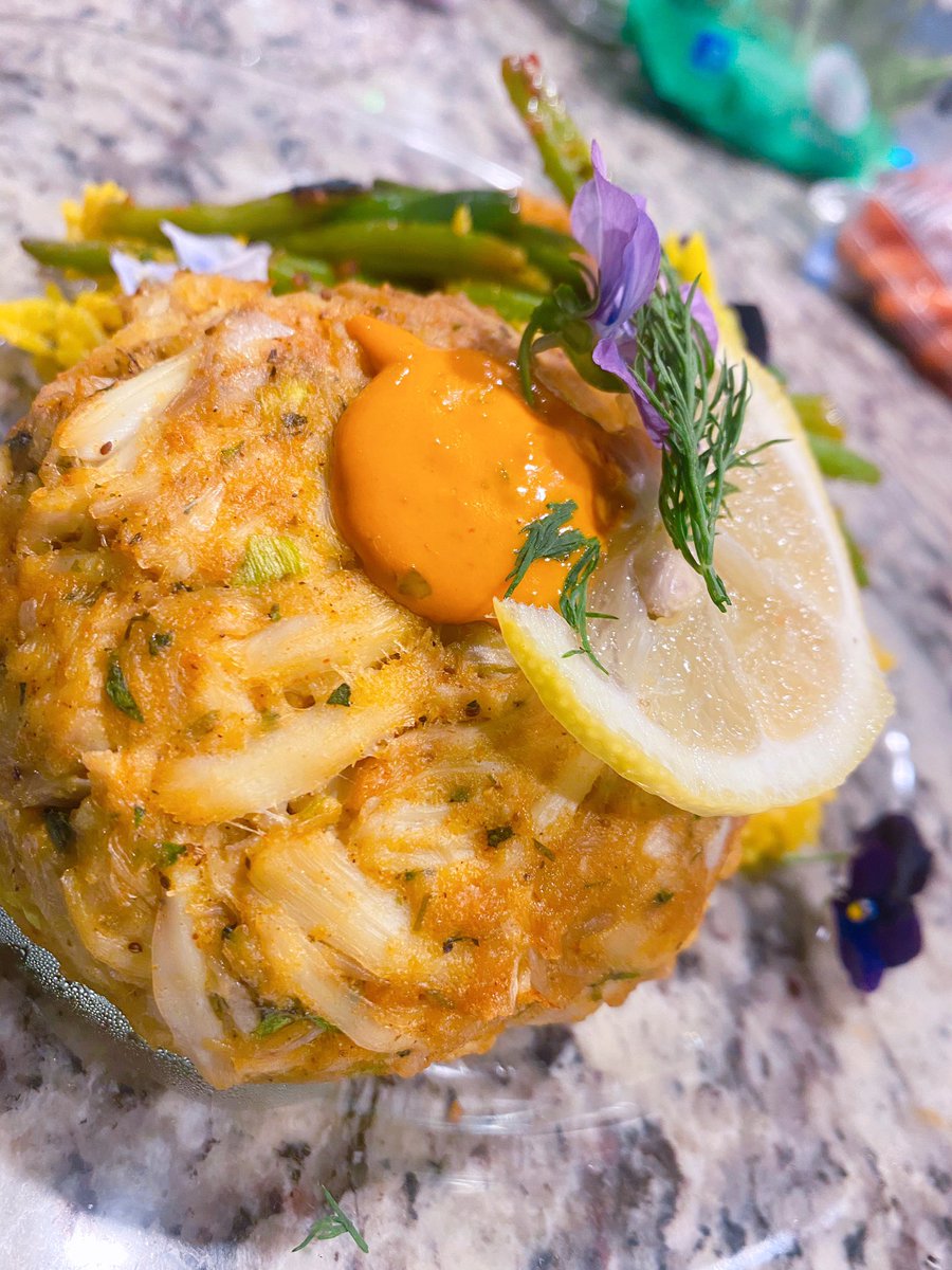 ChefDuriel's tweet photo. Jumbo lump crab cake 🔥 #TheChosenChef #ChefDuriel #PrivateChef #Events #PrivateDining #Entree #Seafood #FourCourse #JumboLumpCrab #NoFiler #ChefsLife #TrueChefs #DCChefs #DMVChefs #FineDining #InHomePrivateChef #FoodiesOfInstagram #FoodPornShare #TheChosenChefExperience https://t.co/gnfCgu6cU3
