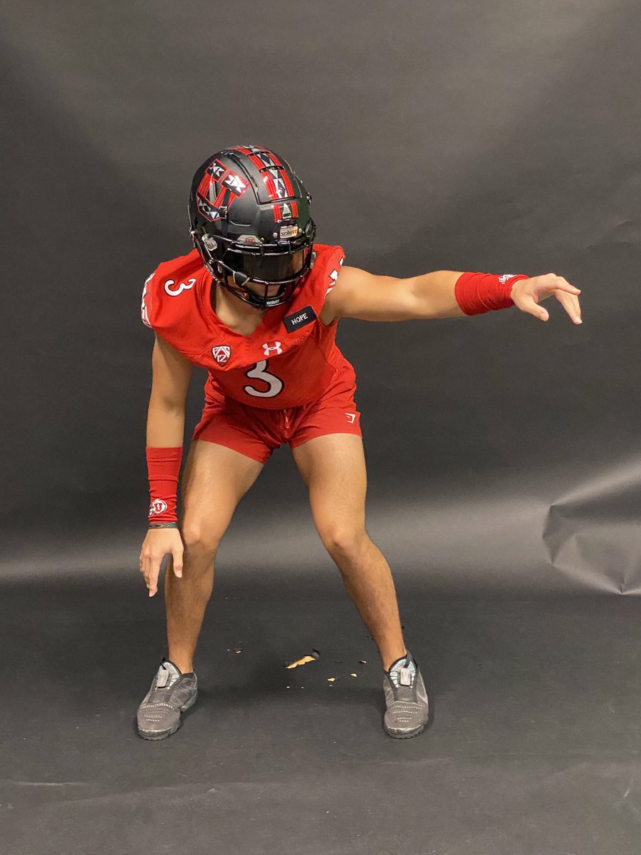 carlo_arvizu's tweet photo. Had an amazing visit at the University of Utah ❤️🖤
Thank you @UteReef33 @ReggieDunnJr @Utah_Football https://t.co/fHcs7nqZtH