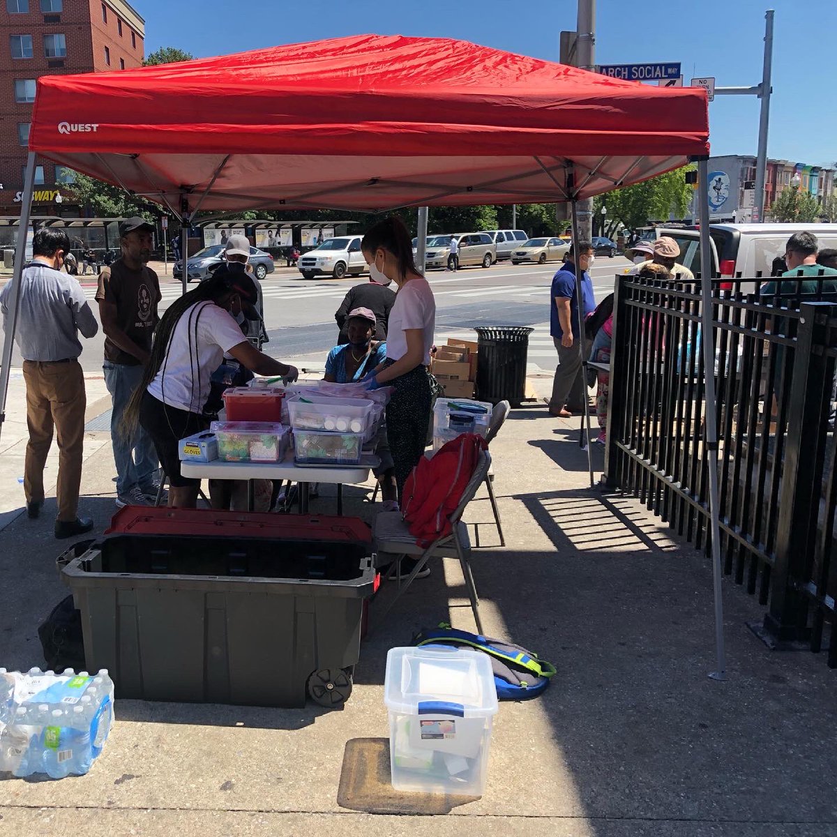 LiftedWhipKicks's tweet photo. Last week Some our KAGRO board member joined Good Spoon giving away lunches and health checks from Dr Kim. https://t.co/dpRG1Mtwvk