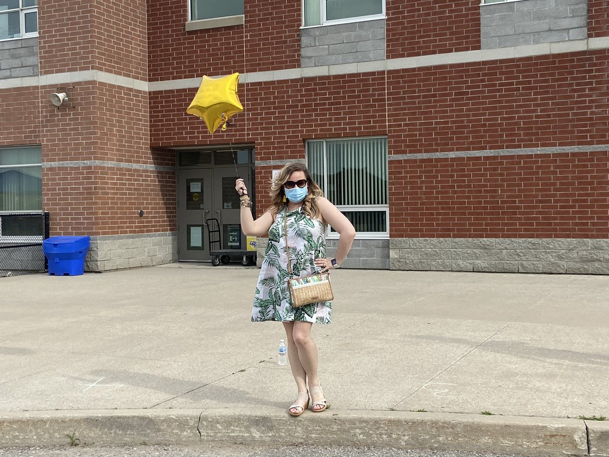 MrsNealon's tweet photo. Truly honoured to celebrate our grade 8’s tonight and see them off to high school at our Graduation Drive Thru! We are so proud of your accomplishments and it’s been a pleasure to teach you 💚🤍 Go Mustangs! 🐎 Congratulations Grads! ⁦@johnmccraeps⁩ https://t.co/eTD0xZxnu5