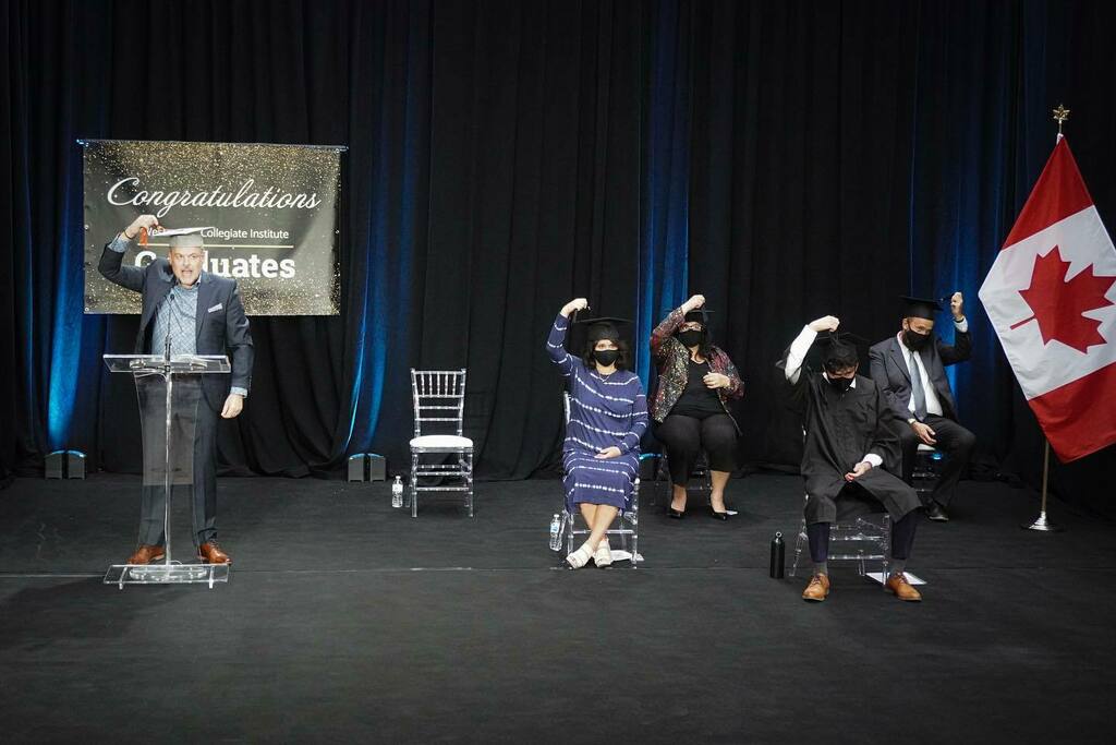 WCI_YRDSB's tweet image. Congratulations to WCI’s Graduating Class of 2021! 🎓🐺 #wcigrad #BeWolves #Classof2021 instagr.am/p/CQhvATwsG_g/