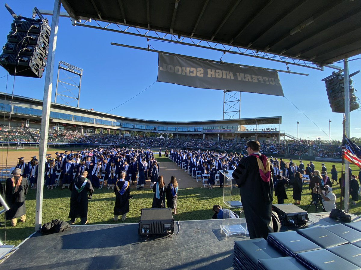 LisaWeberASI's tweet photo. The stars aligned (along with the sun and mother nature) with @Palisades_CU park, @nyboulders for an amazing day for our @SuffernMS and @suffernhs grads! So proud of the class of 2021!  Thank you @townoframapo @Ramapo_PD for making this possible! https://t.co/tpDSwIxIsC