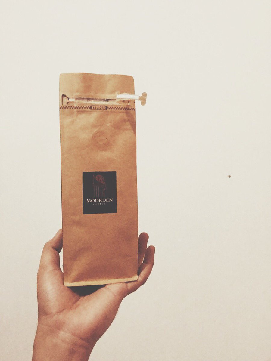 yoelbary's tweet photo. Kopi Aceh ini mantap kali, sehabis diminum masih meninggalkan jejak rasa di lidah dan langit-langit mulut ogut 👍🏿 https://t.co/E0Wst6pAD2
