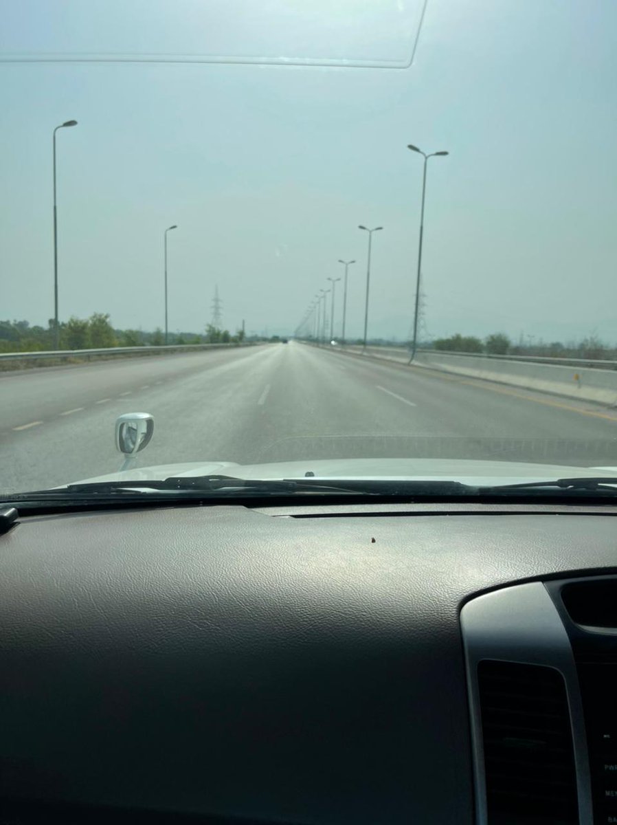 husnain492's tweet photo. For the love of mountains back to the mountains
P.S: Enroute Hunza
#northcalling https://t.co/aLVobfeUP5